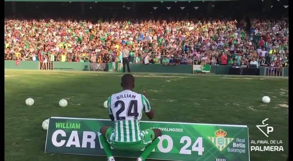 6.000 aficionados del Betis arropan a William Carvalho en su presentación