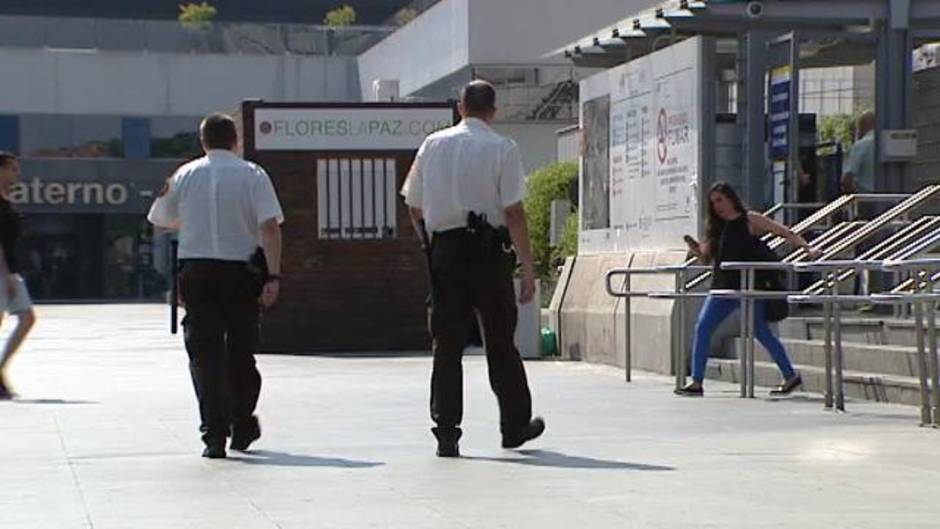 El cadáver encontrado en el ascensor del Hospital de La Paz sigue siendo un misterio