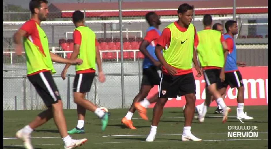 Banega, Mercado, Kjaer y Muriel se incorporan a los entrenamientos con el Sevilla de Machín