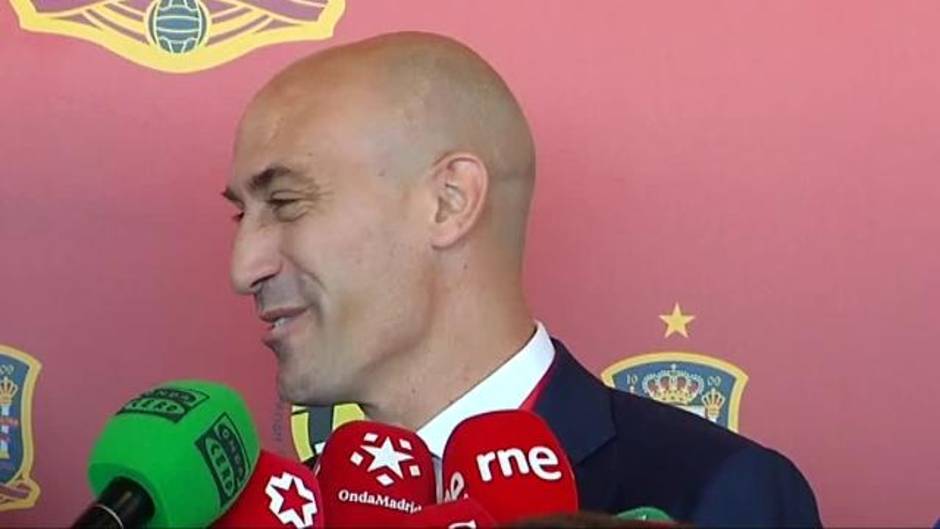 Primera Asamblea de la RFEF con Rubiales de presidente acompañado por Infantino y Ceferin