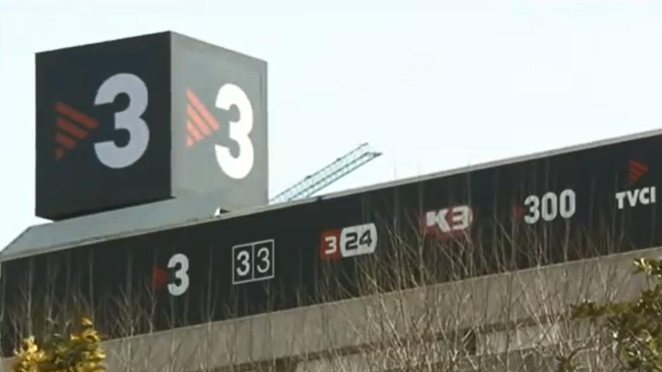 Los trabajadores critican «acuerdos privados» entre los partidos para repartirse TV3