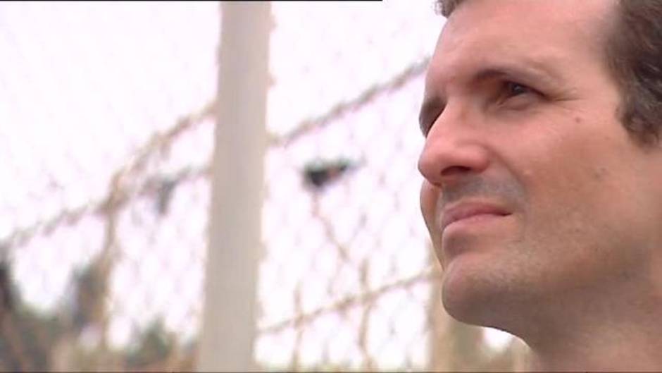 Casado visita en Ceuta a los agentes desplazados en la frontera del Tarajal