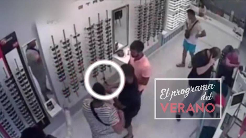 La imágenes de los miembros de La Manada robando gafas 24 horas antes del abuso sexual de San Fermín