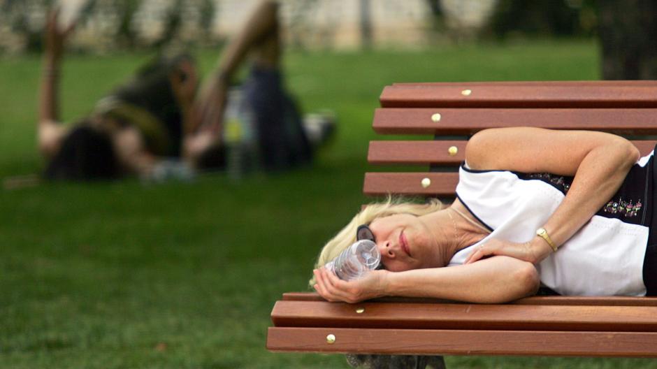 Dormir la siesta 30 minutos tiene importantes beneficios para la salud