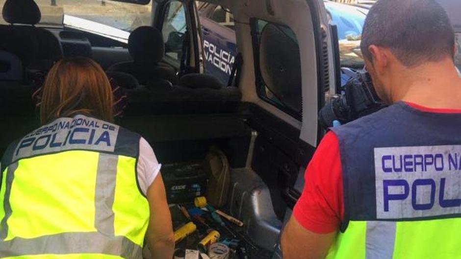 Una mujer mata a su marido con ayuda de otro hombre