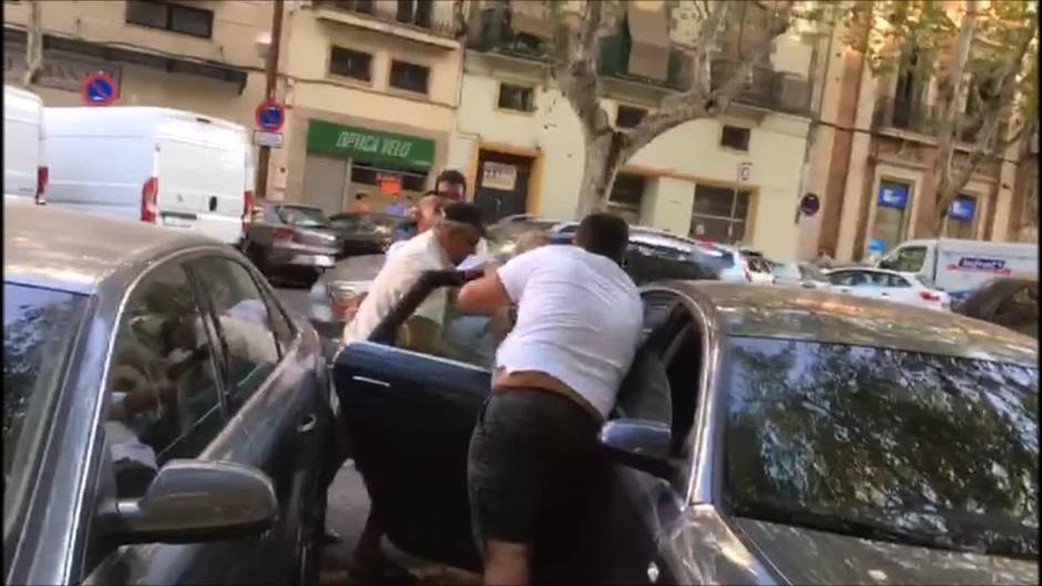 Intensa pelea en la calle Reyes Católicos de Sevilla