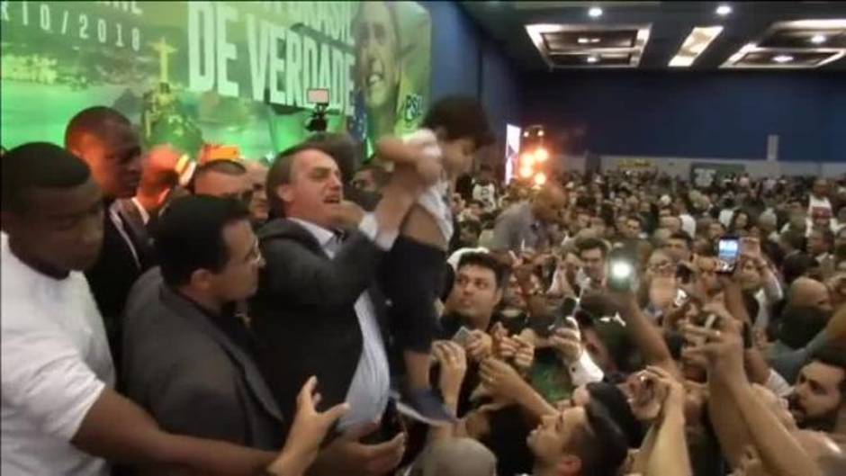 Javier Bolsonaro se recupera favorablemente de la cuchillada recibida tras un acto de campaña en Brasil