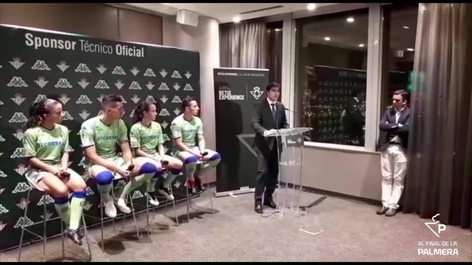 Haro en la presentación de la tercera equipacion del Betis