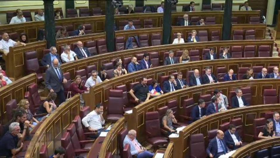 Ana Pastor llama al orden a Tardà por hablar en catalán en el Congreso