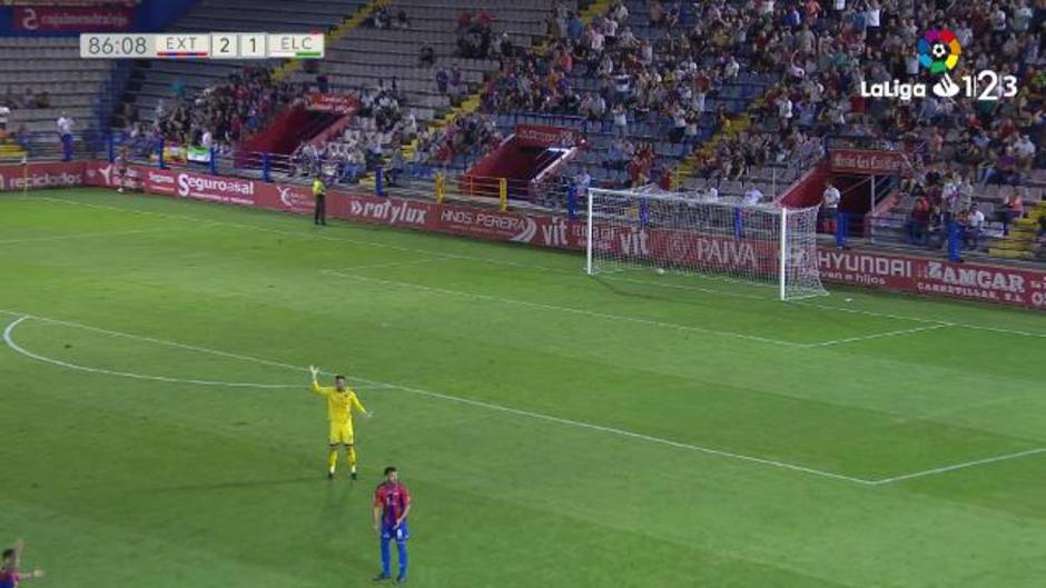 Gol de Sory Kaba (2-2) en el Extremadura 2 - Elche 2