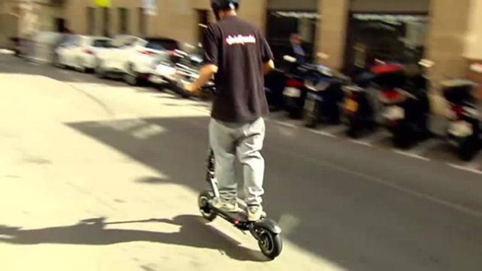 Los patinetes eléctricos no podrán circular por la acera en Valencia