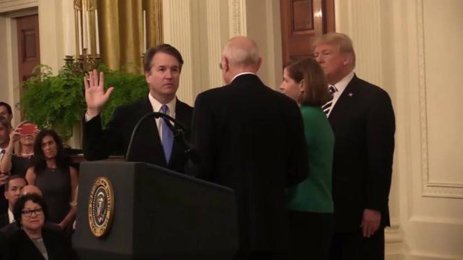 Brett Kavanaugh jura su cargo como miembro del Tribunal Supremo de EEUU