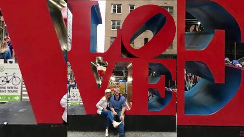 El enorme 'LOVE' de Ana Obregón y Aless Lequio