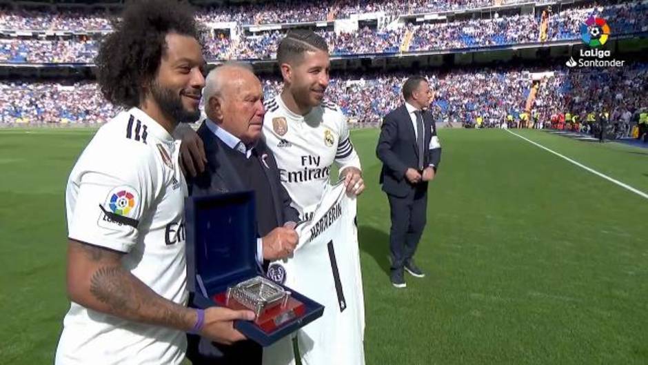 Homenaje a Agustín Herrerín en el Real Madrid-Levante