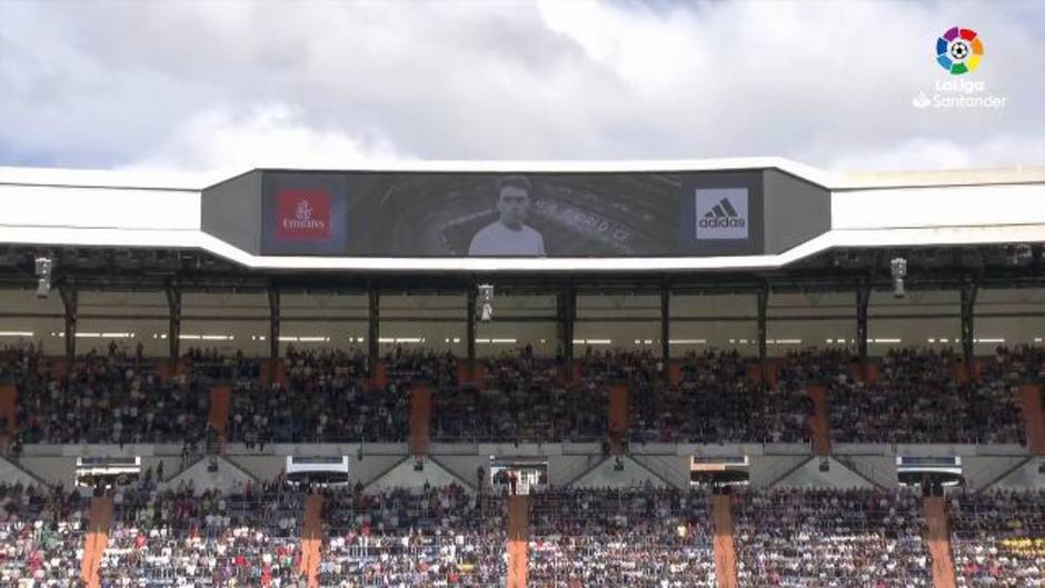 Minuto de silencio en el Bernabéu por el jugador madridista Serena