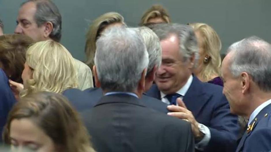 Cospedal se reunió con Villarejo en su despacho de Génova para conocer los secretos del caso Gürtel