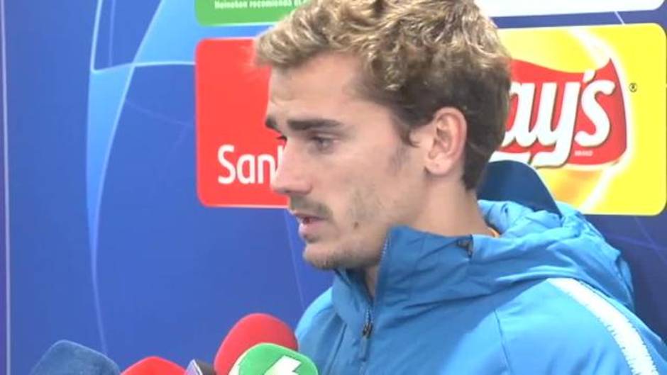 El beso al escudo de Griezmann: «Es por el cariño que tengo hacia el club y la afición»