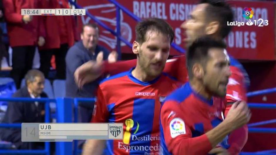 Gol de Fausto Tienza (1-0) en el Extremadura-Osasuna