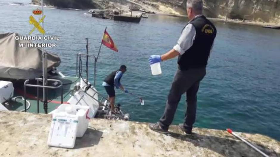 La Guardia Civil investiga a más de 70 personas por vertidos ilegales que contaminan el mar