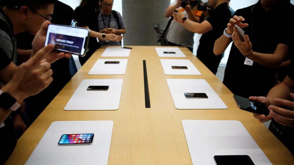 Apple ordena recortar la producción del iPhone, según «WSJ»