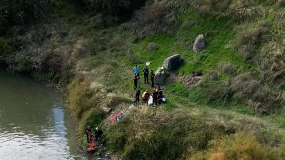 El vídeo que muestra la valerosa acción del policía que salvó la vida a una mujer en el Tajo