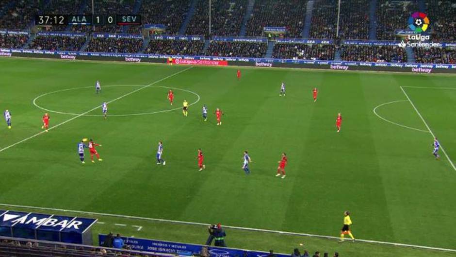 Gol de Jony Rodríguez (1-0) en el Alavés 1-1 Sevilla