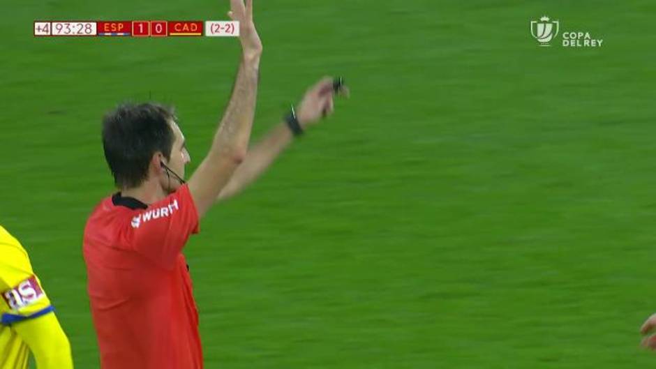 Gol anulado a Álex Fernández en el Espanyol 1-0 Cádiz