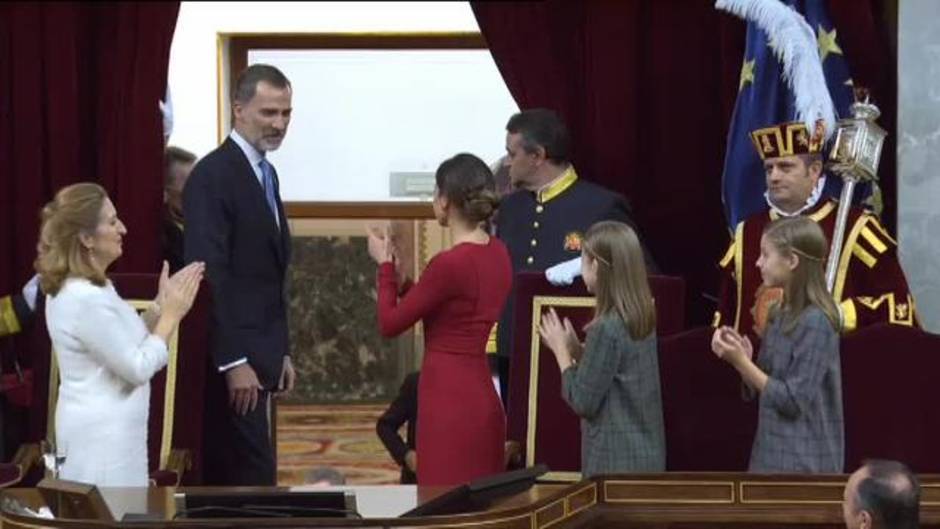 Imágenes del reconocimiento y del homenaje de la reina Letizia a Felipe VI
