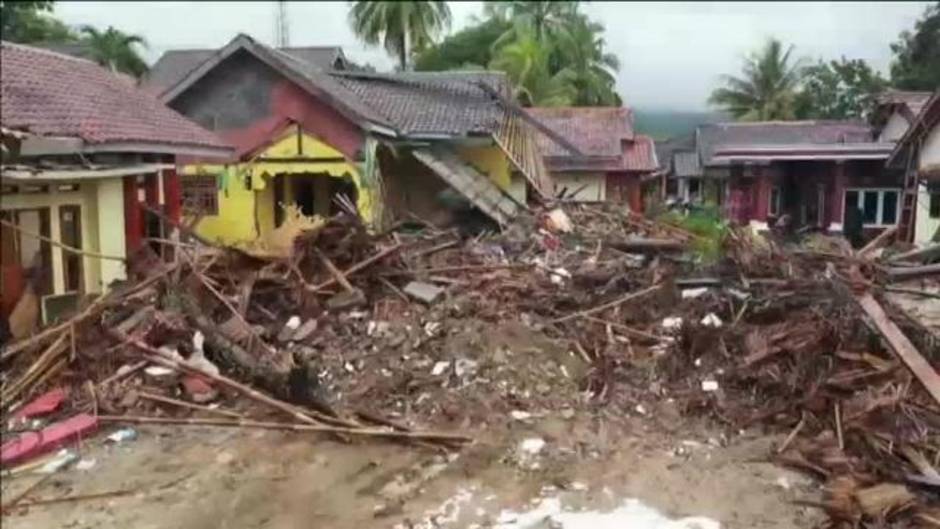 El tsunami en Indonesia deja ya 430 fallecidos