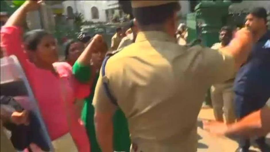 Protestas en Kerala tras la entrada de dos mujeres en un templo indio por primera vez en siglos