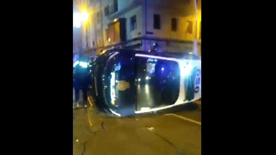 El vídeo del brutal accidente de un coche de alquiler con la Policía