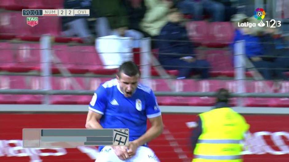 Gol de Christian Fernández (2-3) en el Numancia 2-3 Real Oviedo