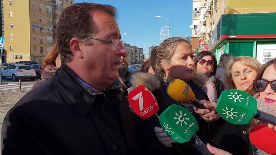 Estreno de las paradas de autobús «anti acoso» para mujeres en Sevilla