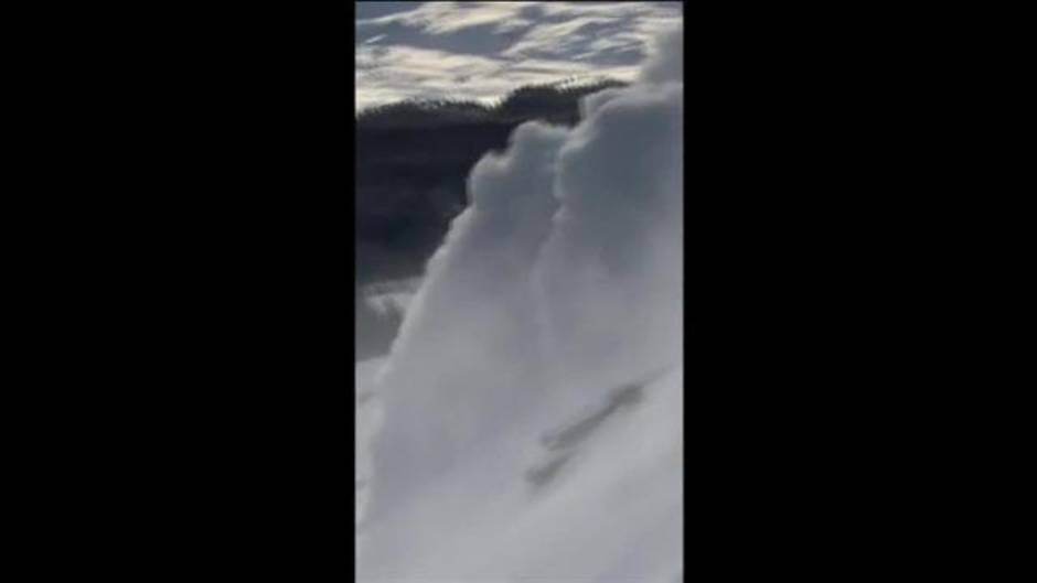 Impresionante avalancha en los montes suizos captada por un vídeoaficionado