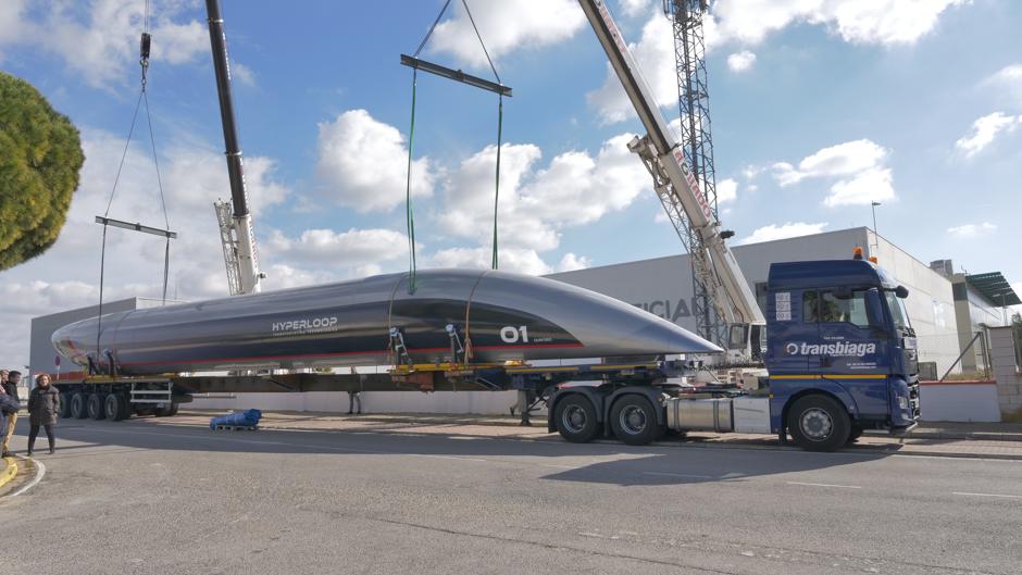 El impresionante traslado de la cápsula del Hyperloop desde Cádiz hacia Toulouse