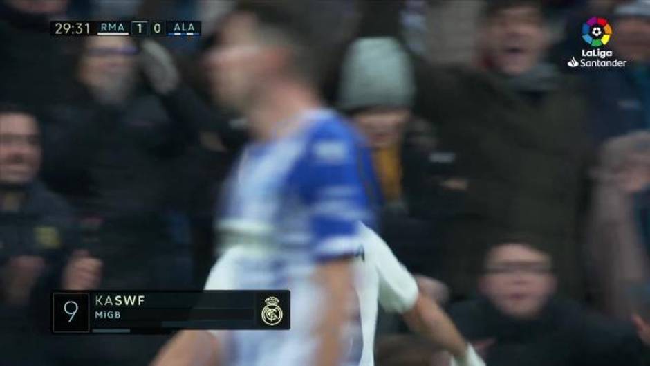 Gol de Benzema (1-0) en el Real Madrid 3-0 Alavés