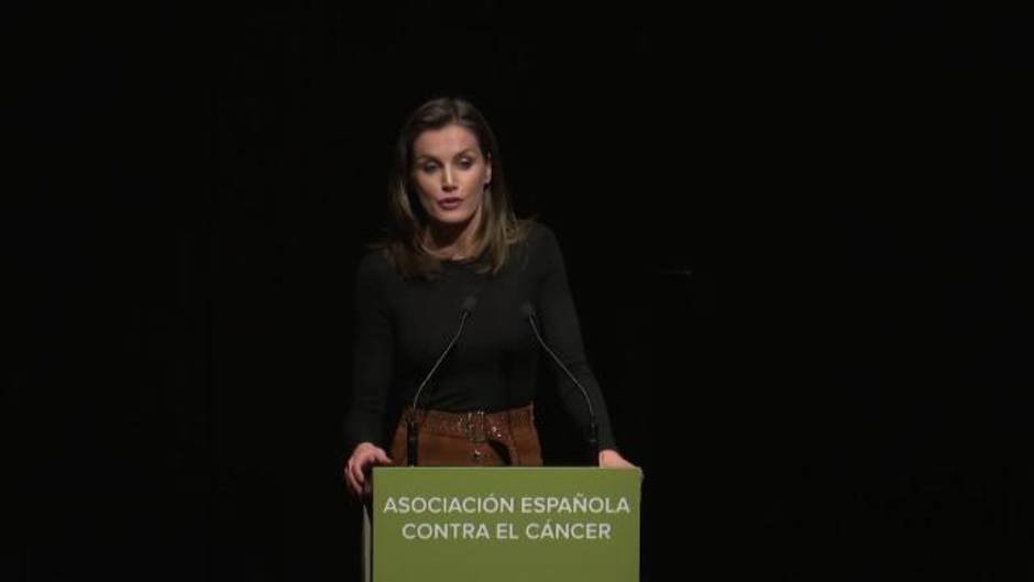 La Reina Letizia luce su look más atrevido del año