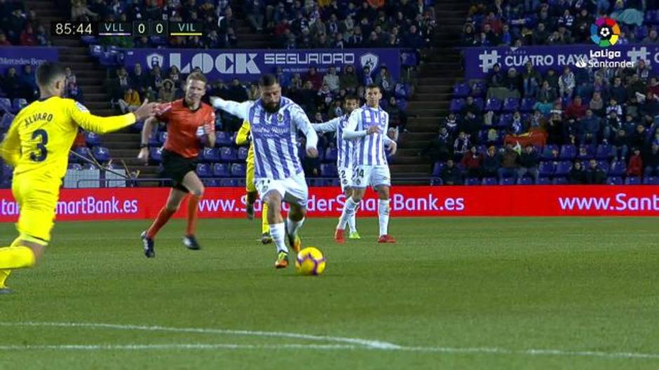 LaLiga Santander (J23) Parada de Asenjo enl Real Valladolid 0 - 0 Villarreal