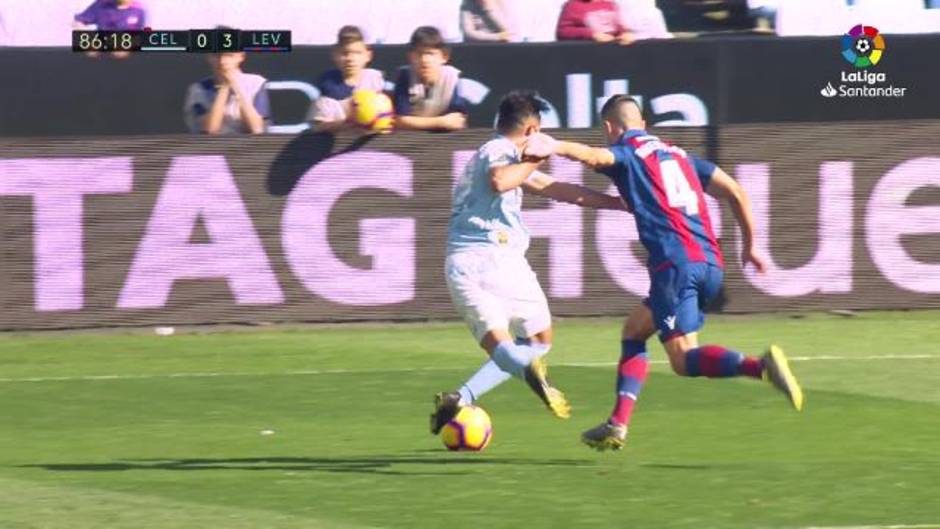 Penalti en el Celta-Levante