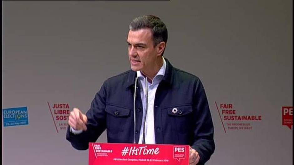 Sánchez apela a la movilización socialista contra quienes quieren "involucionar"