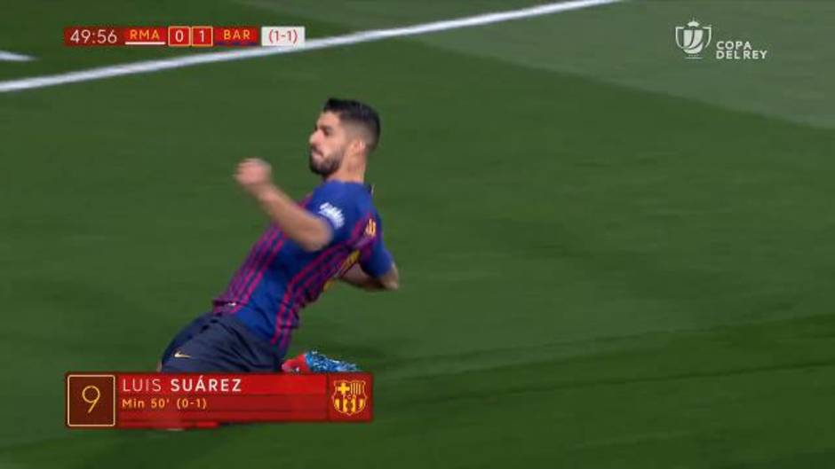 Gol de Luis Suárez (0-1) en el Real Madrid 0-3 Barcelona