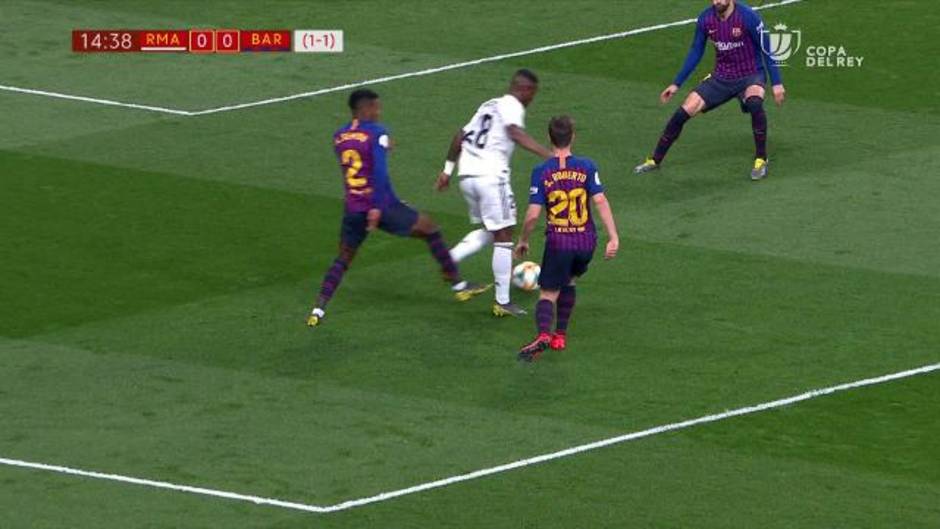 Posible penalti de Semedo a Vinicius en el Real Madrid 0-3 Barcelona