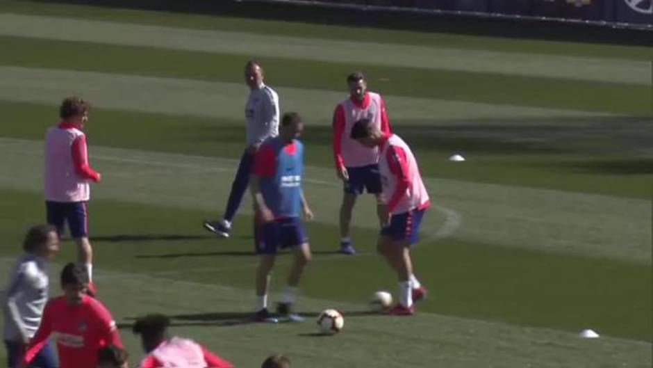 El Atlético de Madrid continúa preparando el partido ante la Real