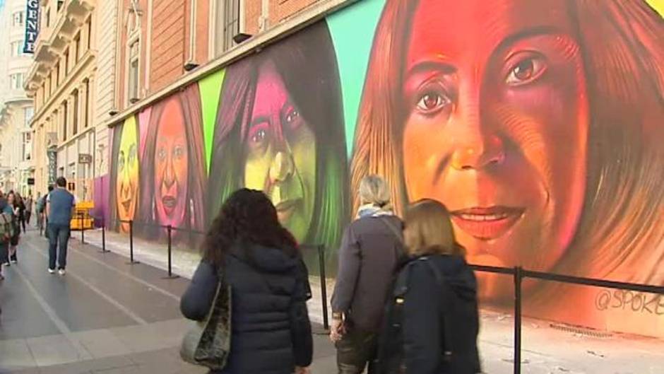 Madrid presume de mural feminista en pleno corazón de la Gran Vía