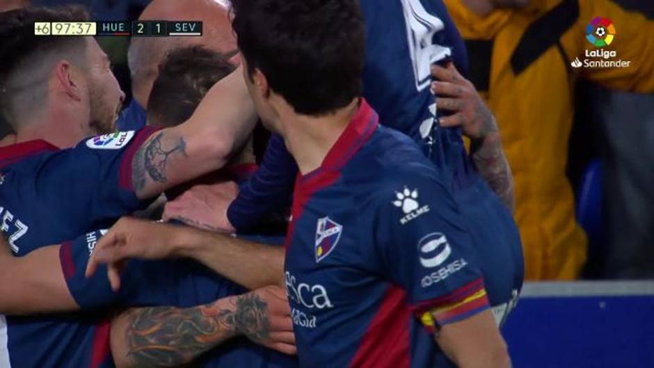 Gol de Chimy Ávila (2-1) en el Huesca 2-1 Sevilla