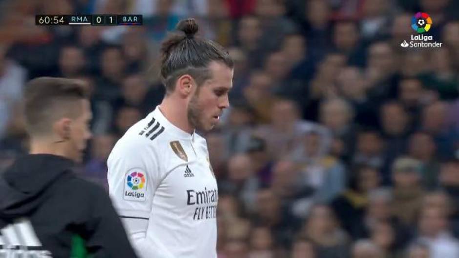 Pitada a Gareth Bale en el Real Madrid 0-1 Barcelona