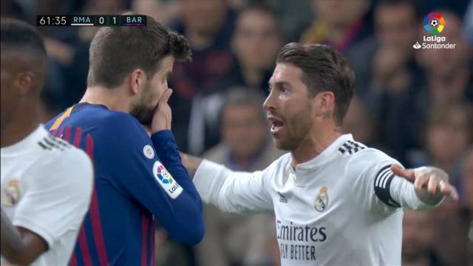 Conversación entre Ramos y Piqué en el Real Madrid 0-1 Barcelona