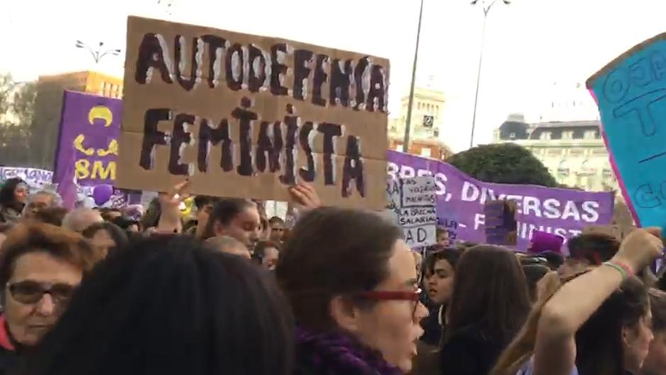 Desde estudiantes hasta jubiladas: así son las asistentes a la manifesatción del 8-M