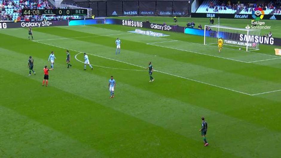 LaLiga Santander (J27): el gol anulado a Maxi Gómez en el Celta 0-1 Betis