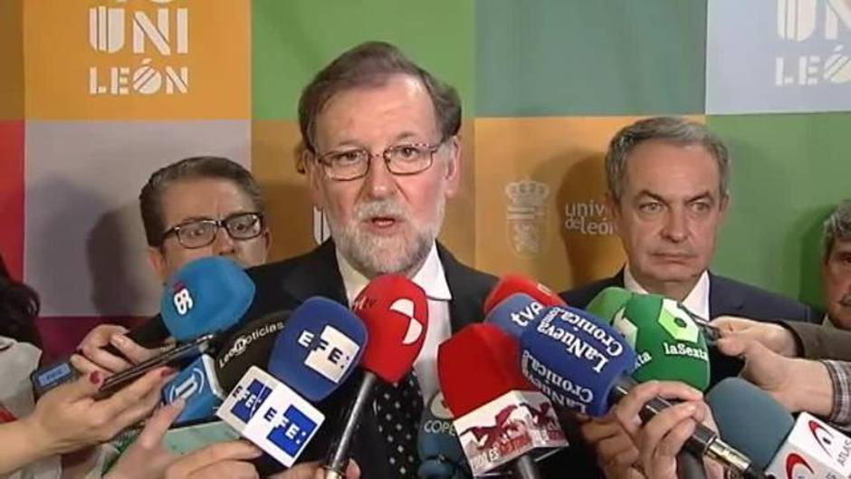 Reencuentro de Zapatero y Rajoy en un coloquio sobre la Constitución en la Universidad de León